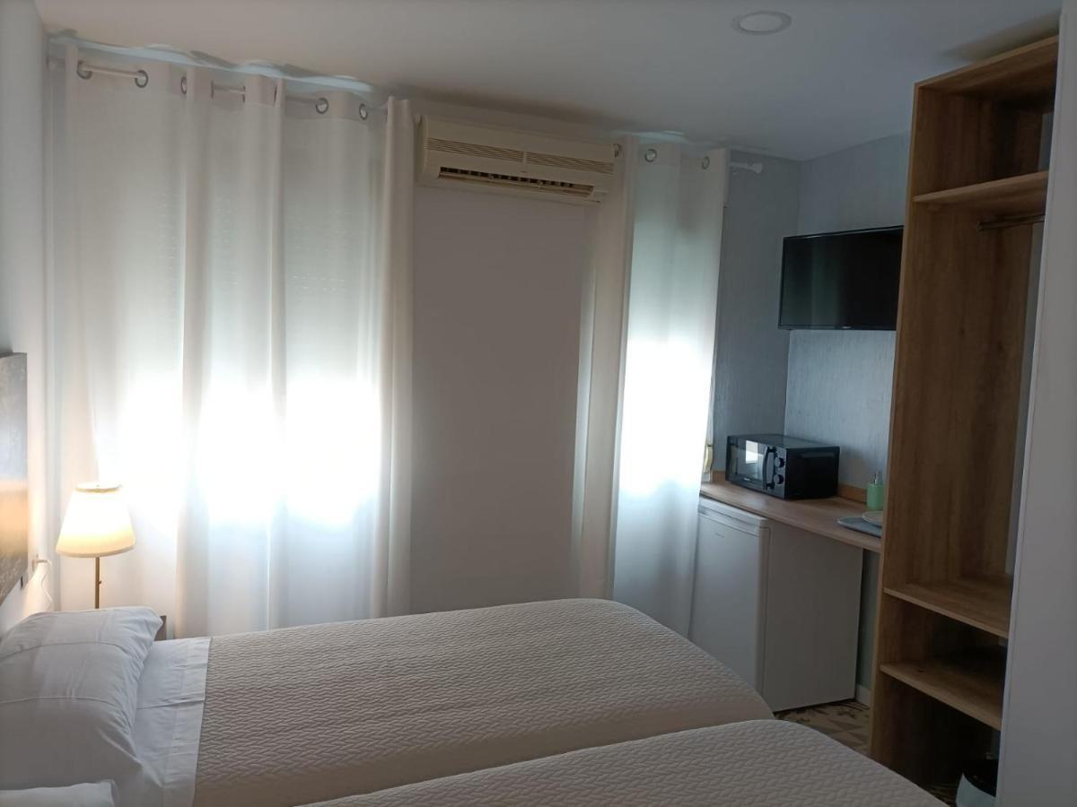 Hostal Las Encinas Вільявісіоса-де-Одон Екстер'єр фото