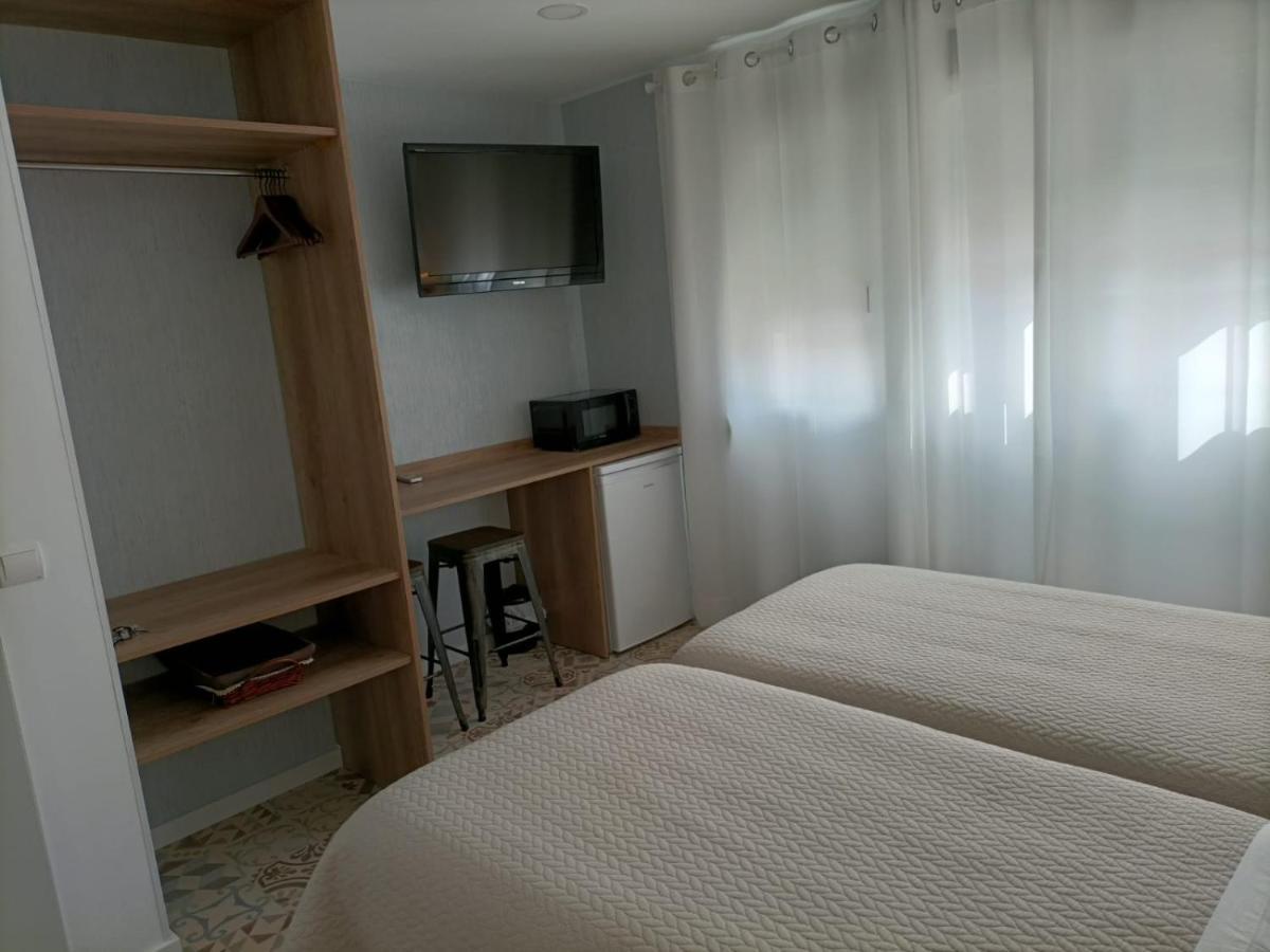 Hostal Las Encinas Вільявісіоса-де-Одон Екстер'єр фото