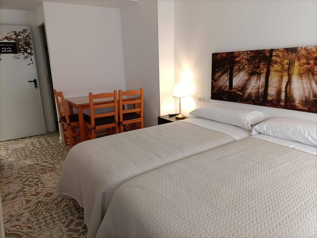 Hostal Las Encinas Вільявісіоса-де-Одон Екстер'єр фото