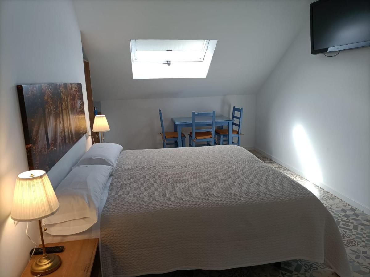 Hostal Las Encinas Вільявісіоса-де-Одон Екстер'єр фото