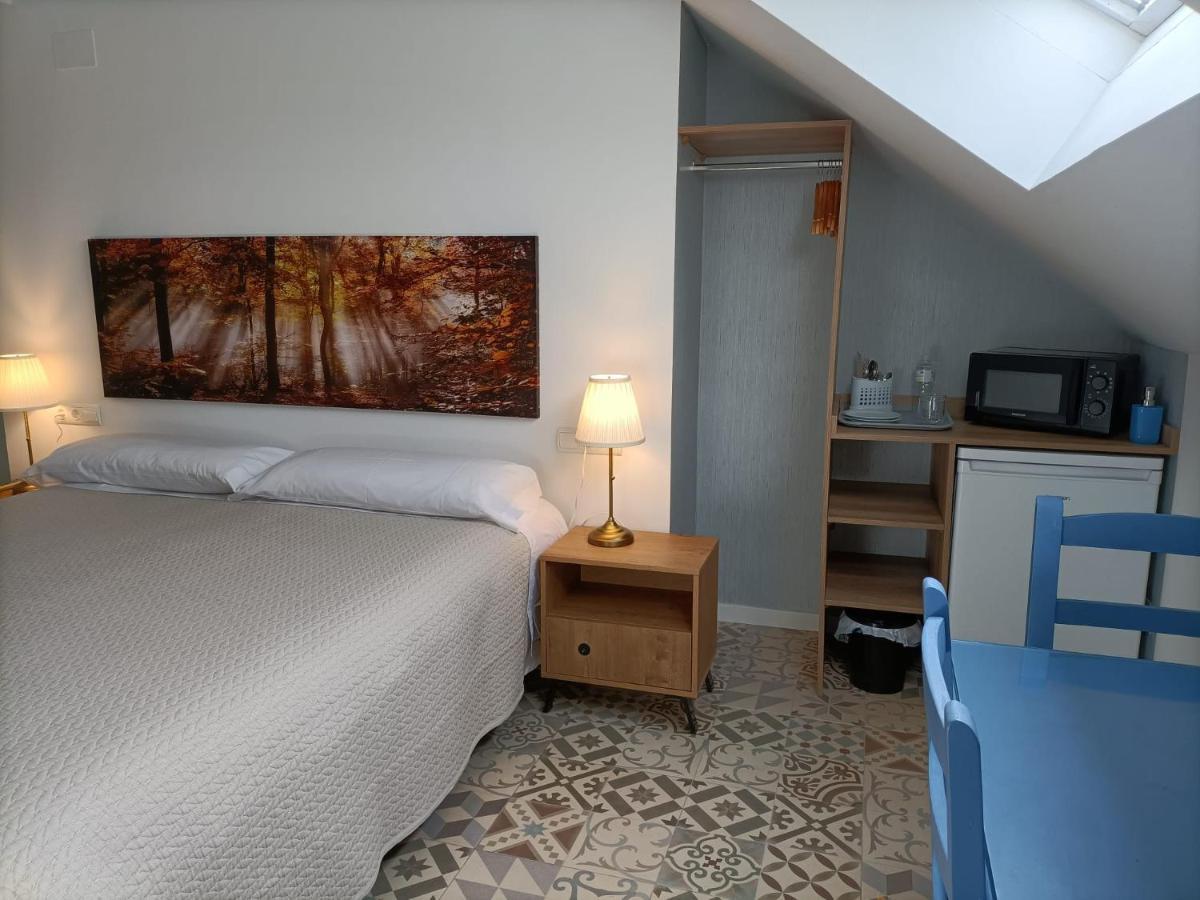 Hostal Las Encinas Вільявісіоса-де-Одон Екстер'єр фото