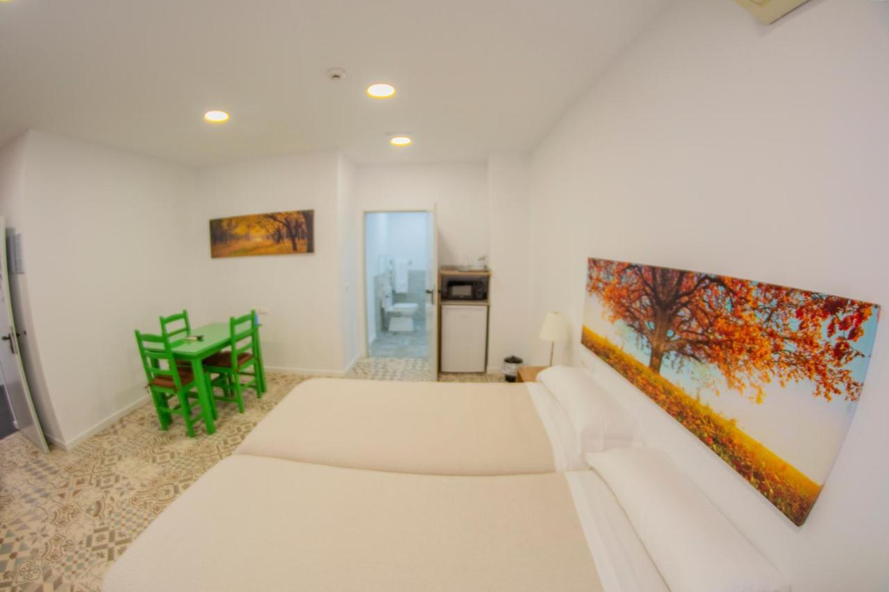 Hostal Las Encinas Вільявісіоса-де-Одон Екстер'єр фото
