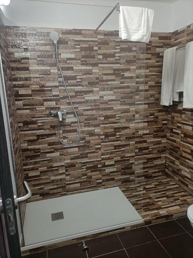 Hostal Las Encinas Вільявісіоса-де-Одон Екстер'єр фото